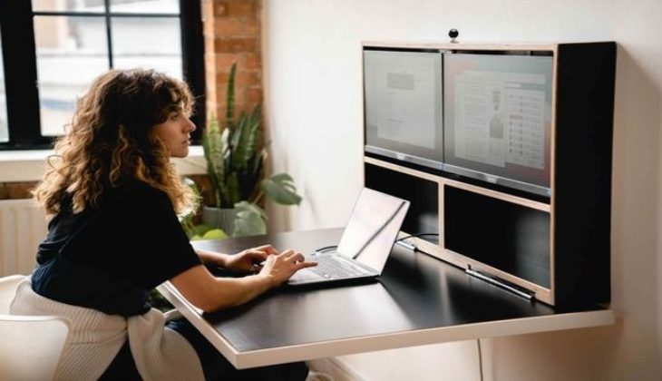 Compact Comfort: Space-Saving Solutions with a Folding Desk